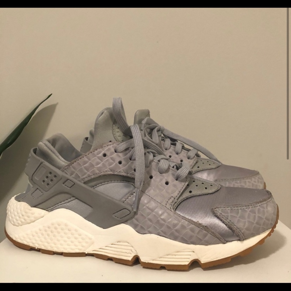 Grey Nike Huaraches